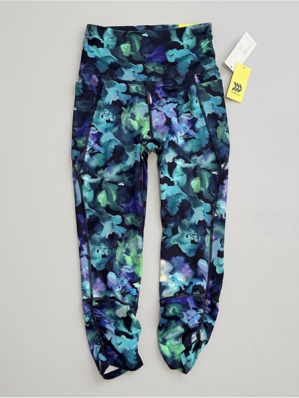 5 for $30 NWT! all in motion Ultra High Rise Floral Active Capri Leggings